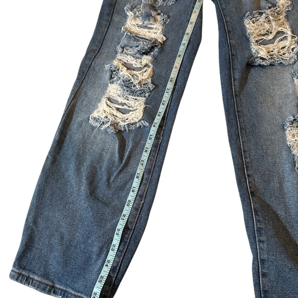 Almost Famous Distressed Wide Leg Jeans Size 7 - Picture 9 of 11